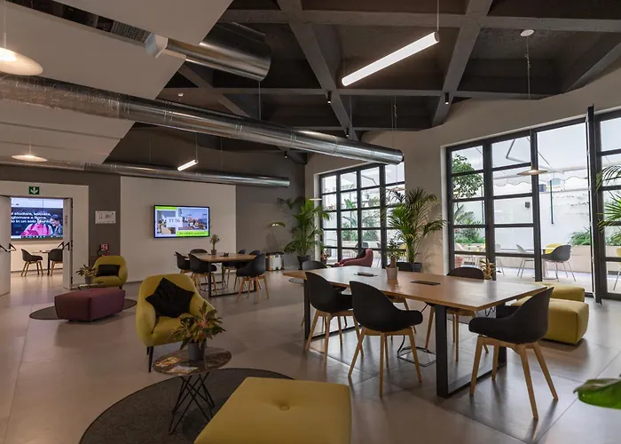 Dotcampus Center 3*